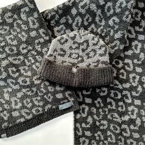 NWOT Barefoot Dreams CozyChic Barefoot In The Wild Beanie And Scarf Set